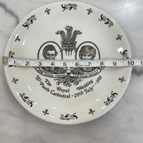 Royal Commemorative Plate - Picture 9 of 10